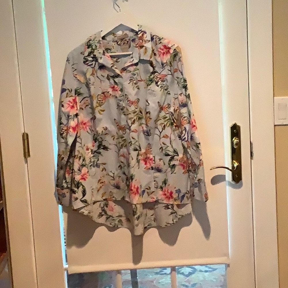 Beautiful butterfly print blouse/ tunic